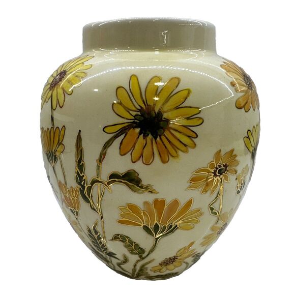 Vintage Ivory Yellow Gold Trimmed Daisy Hand Painted Flower Vase Signed 8” - Picture 1 of 9
